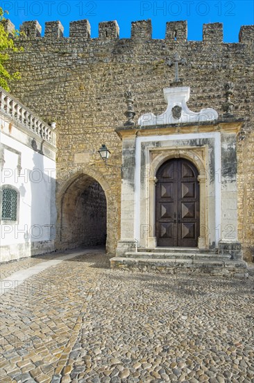 Porta da Vila gate