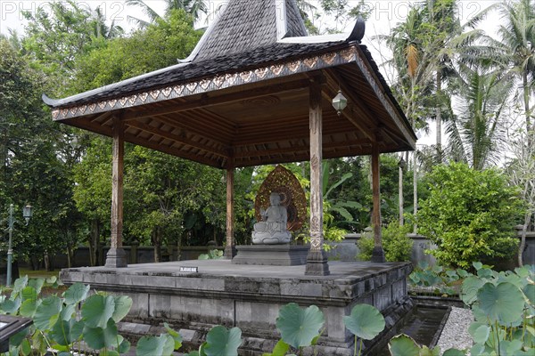 Buddha statue