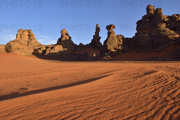 Rock towers and sand dunes at the Cirque