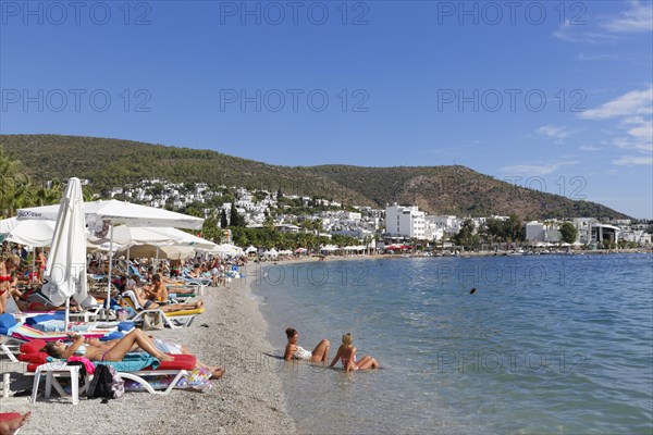 Halk city beach in Kumbahce Bay