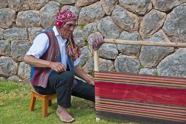 Elderly man wearing a cap