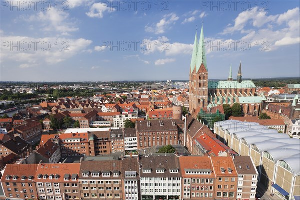 Historic centre with Marienkirche church and the Town Hall