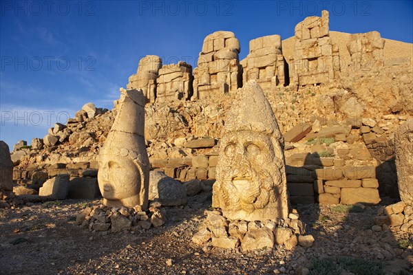 Statues around the tomb of Commagene King Antochus I on the top of Mount Nemrut