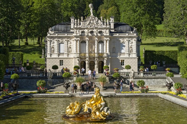 Water parterre with the Flora fountain
