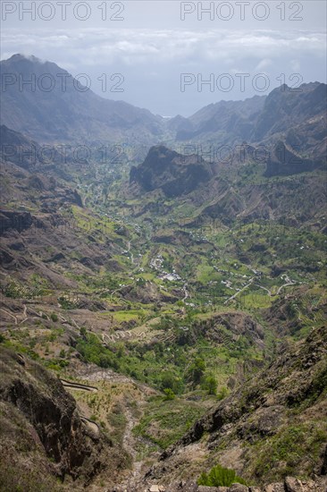 Hiking trails on the steep slopes of the Paul Valley