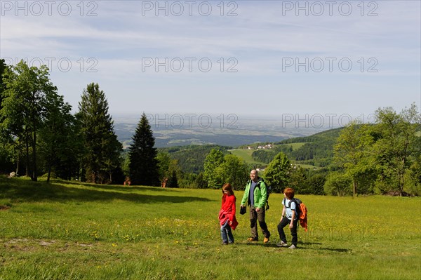 Hikers on the way to Brotjacklriegel mountain