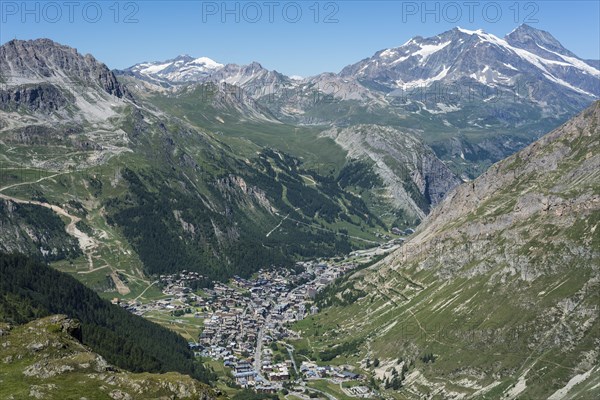 Val d'Isere valley