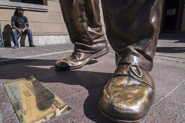 Nelson Mandela statue