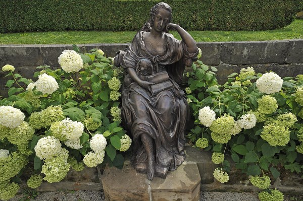 Sculpture of Margravine Wilhelmine with a dog