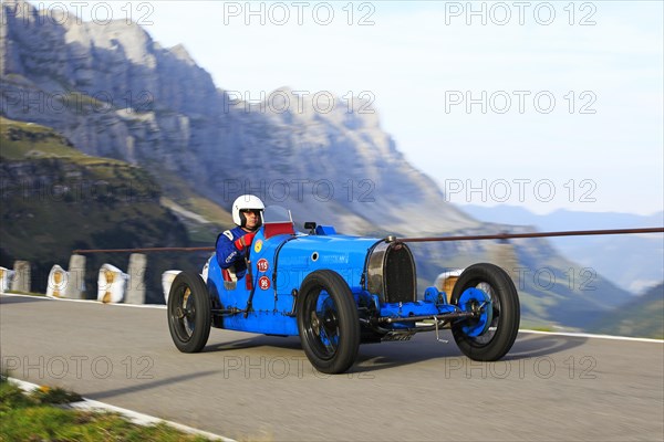 Mountain race for vintage racing cars