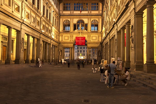 Galleria degli Uffizi illuminated at night