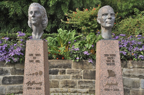 Busts of Count Lennart Bernadotte of Wisborg and Countess Sonja Bernadotte of Wisborg