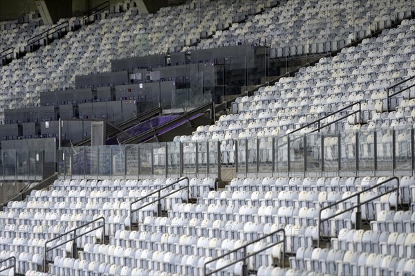 Spectator seating with press seats