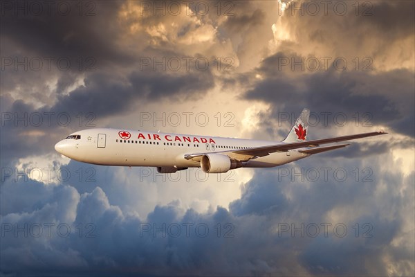 Air Canada Boeing 767-333 ER in flight