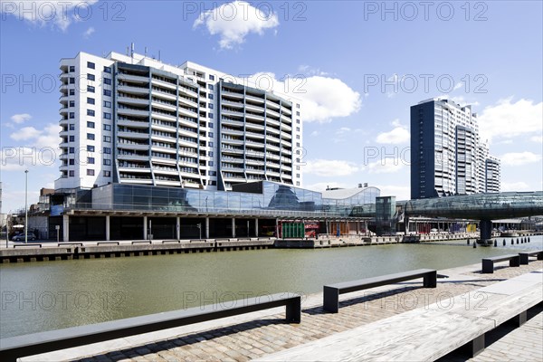 Columbus Center shopping center and residential building