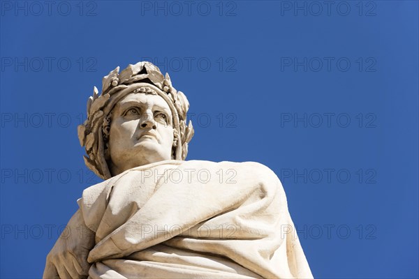 Statue of Dante