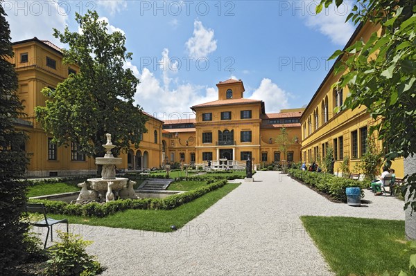 Garden with fountain