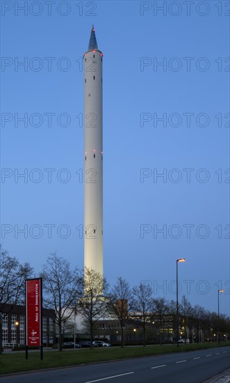 Drop tower for experiments in zero gravity