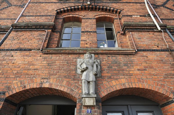 Statue of a longshoreman