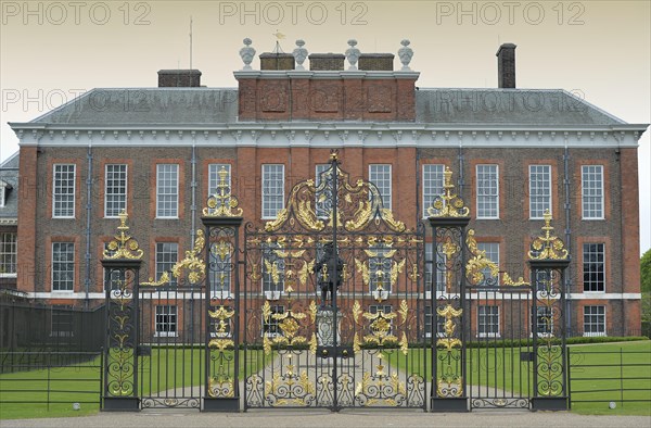 Gate in front of Kensington Palace