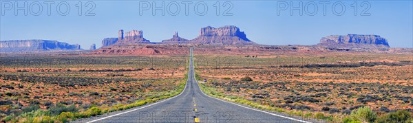 Road to Monument Valley