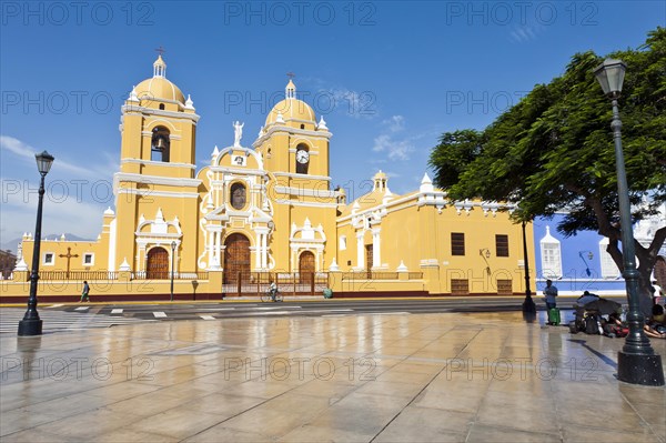 Cathedral on the Plaza de Armas