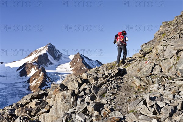 Mountain climber on the Richterweg hiking trail