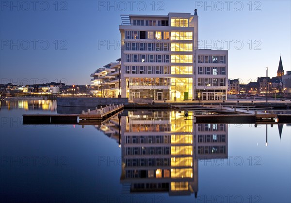 Phoenix Lake with the Facharztzentrum medical centre at the blue hour