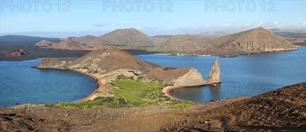 Isthmus of Bartolome Island withPinnacle Rock