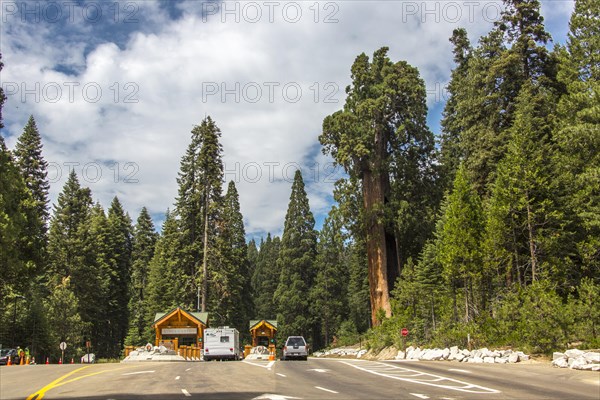 Entrance to Kings Canyon