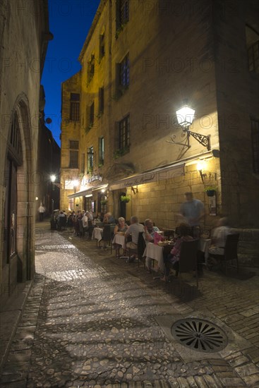 Restaurants in the Rue de Consuls