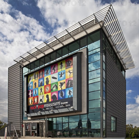 Rock'n'popmuseum on Udo-Lindenberg-Platz square