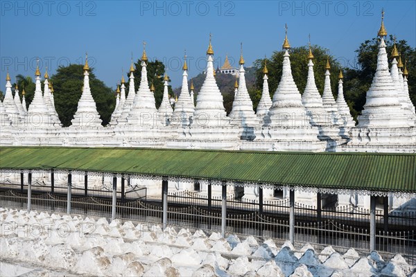 Atthakatha chedis or stupas