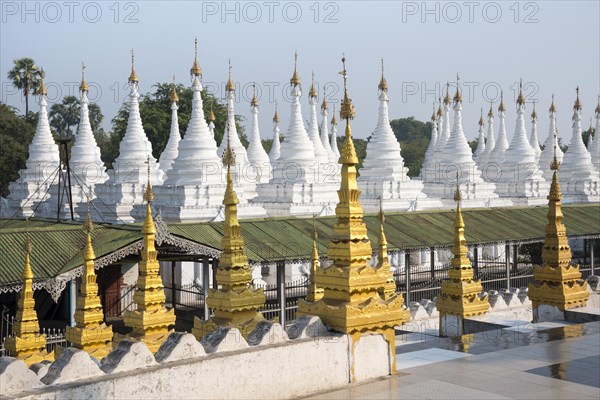 Atthakatha chedis or stupas