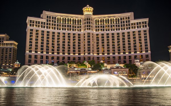 Light show and water fountains