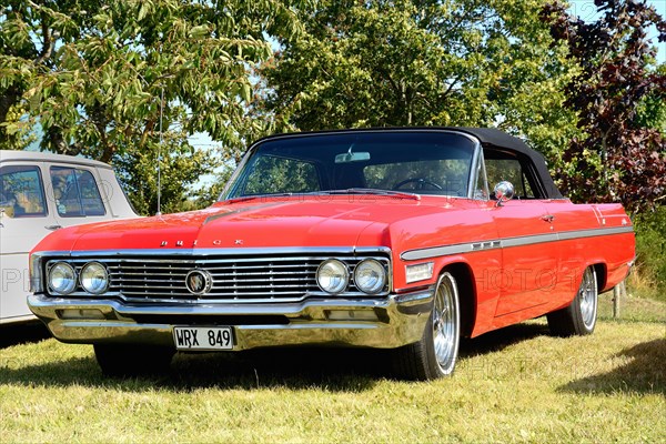 American classic car Buick LeSabre Convertible 1964