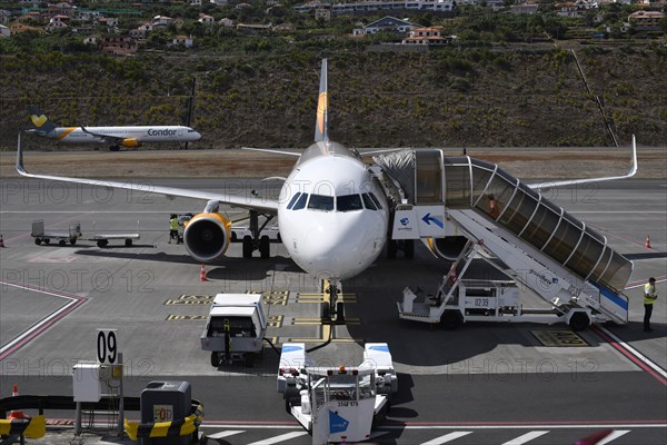 Airbus A320 Condor Thomas Cook at check-in