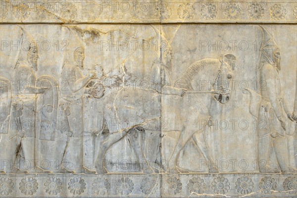 Delegation bas-relief