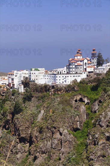 View of the town with the Church of El Pilar