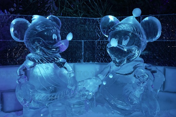 Mickey Mouse figurines made of ice