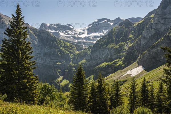 Alpine valley of Bonavu d'en Bas