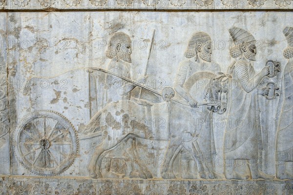 Delegation bas-relief