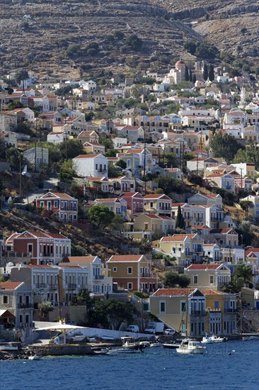 Picturesque houses in the neo-classical style