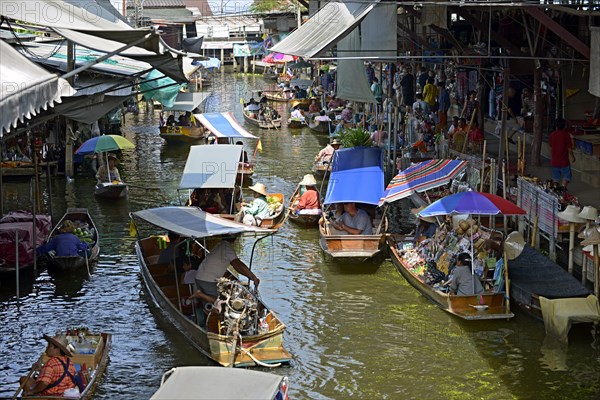 Floating Market of Damnoen Saduak