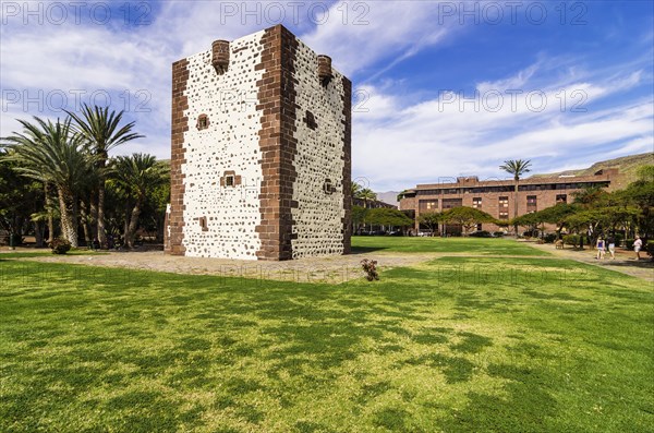 Torre del Conde tower