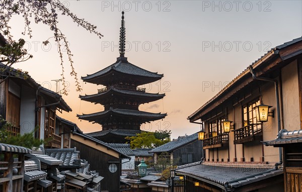 Five-storey Yasaka Pagoda of the Buddhist Hokanji Temple