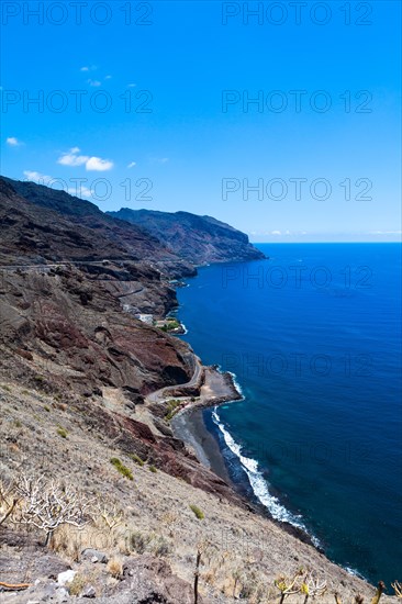 The coast at Playa de las Teresitas