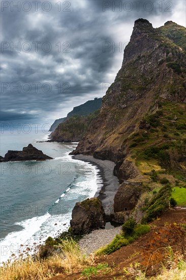 North coast with coastal cliffs near Boaventura