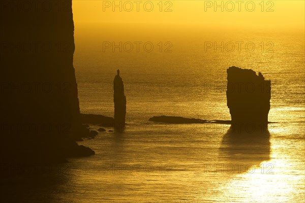 Kellingin and Risin sea stacks