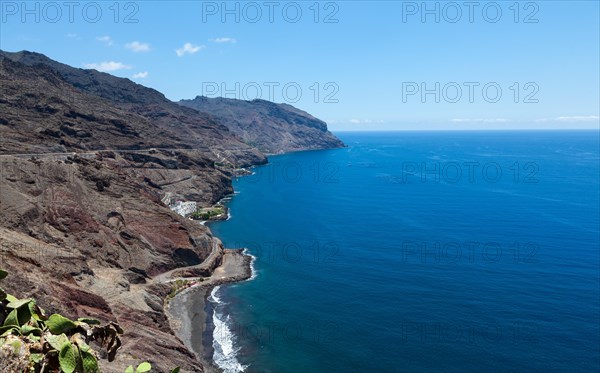 The coast at Playa de las Teresitas